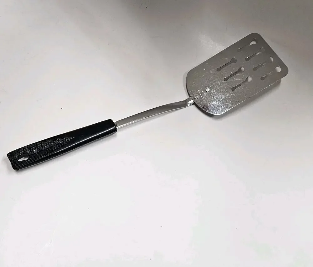 VTG EKCO Slotted Keyhole Spatula Flipper Turner Chrome Black Handle USA 13
